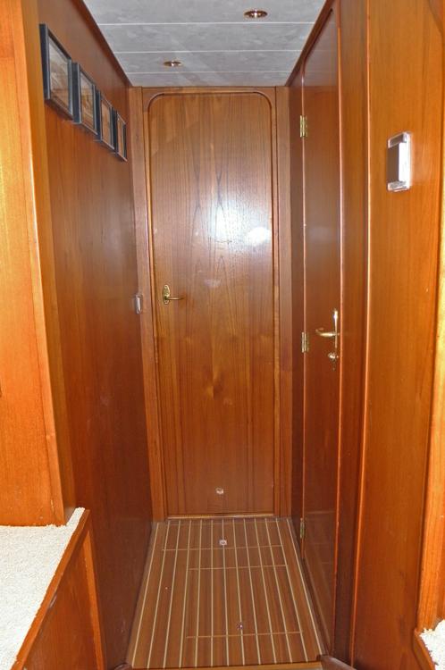 Aft cabin, Accommodation